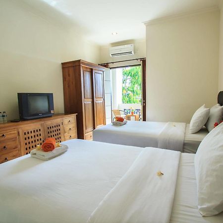 Ivanka Airport Inn Kuta Lombok Buitenkant foto
