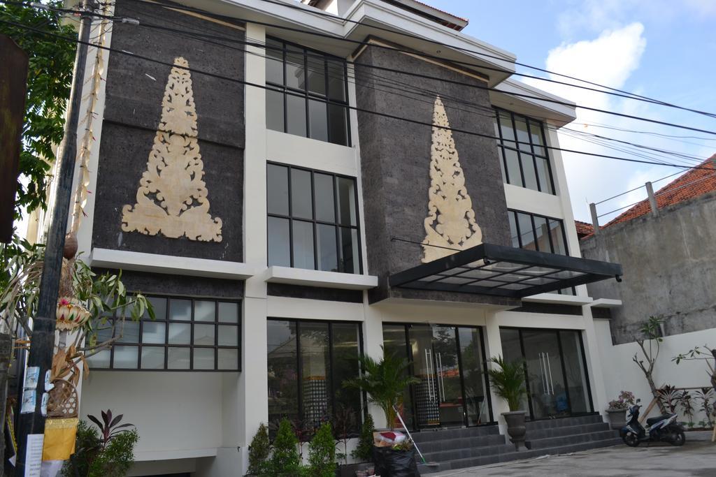 Ivanka Airport Inn Kuta Lombok Buitenkant foto