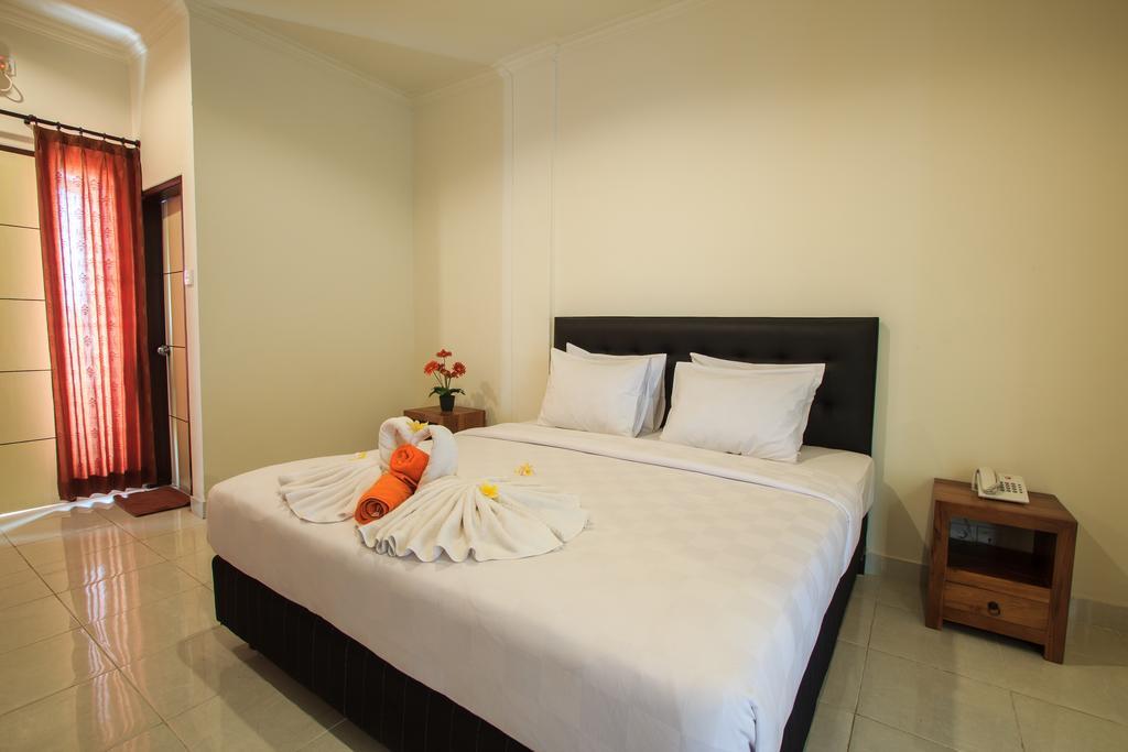 Ivanka Airport Inn Kuta Lombok Buitenkant foto
