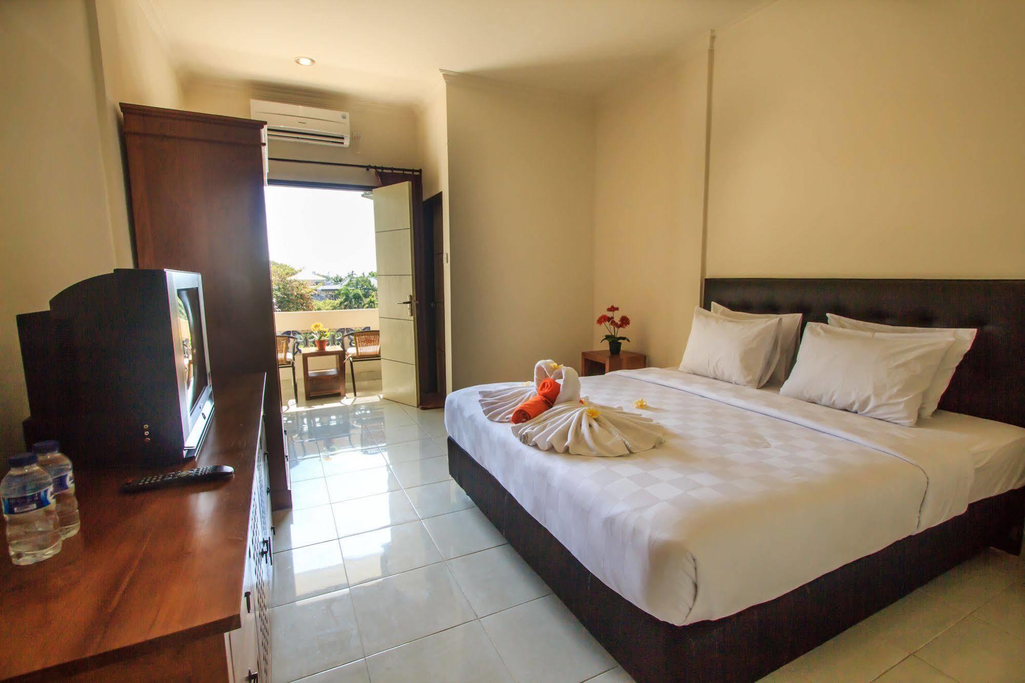 Ivanka Airport Inn Kuta Lombok Buitenkant foto